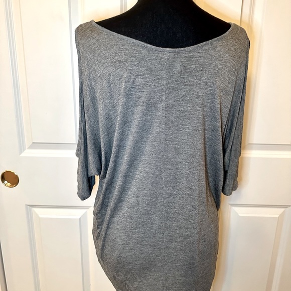 Cold shoulder top - Picture 4 of 6